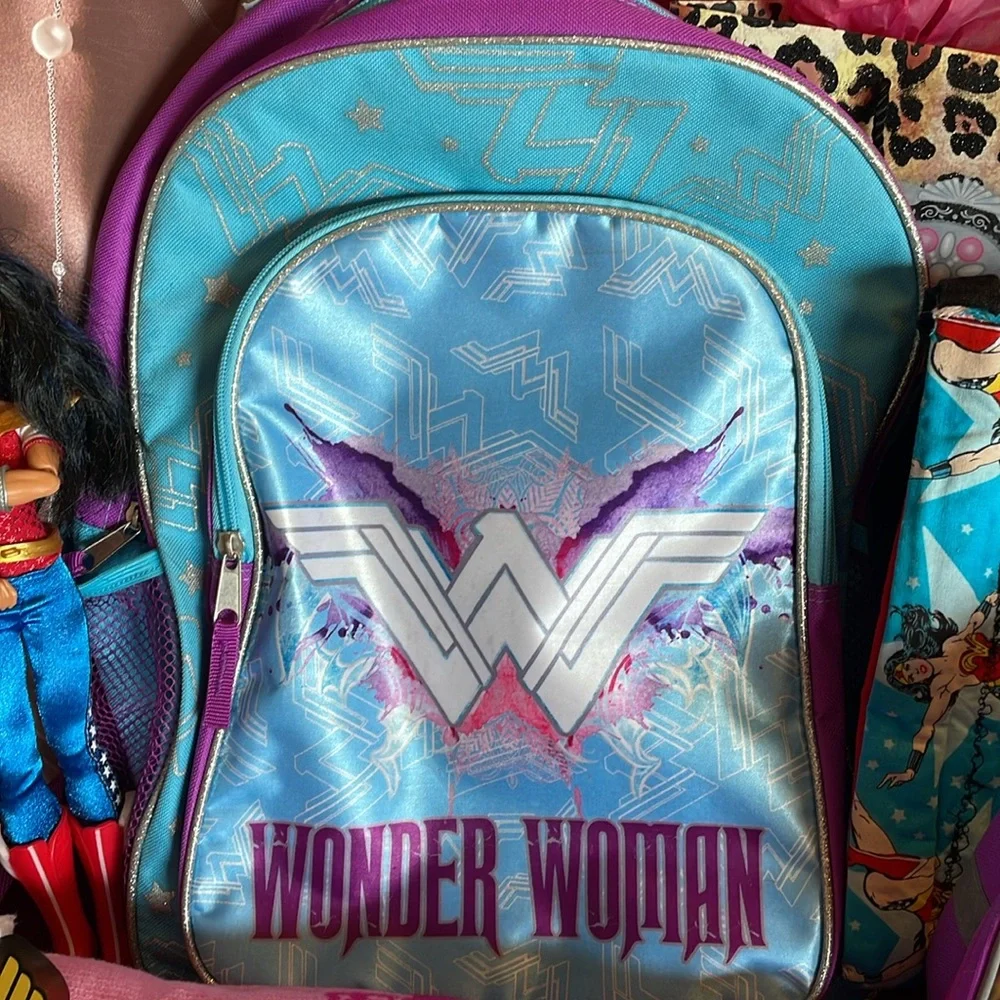 WONDER WOMAN PADDED BACKPACK,LUNCHBOX DOLL,TOTE, SHERPA LINED SOCKS BUNDLE OF 5